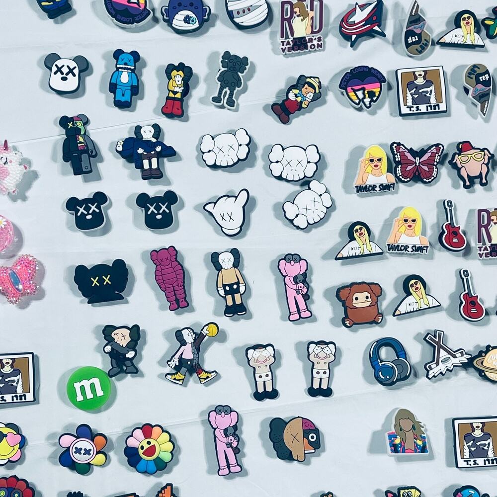 Bulk Lot of Assorted Shoe Charms – 967 Mixed Themes
